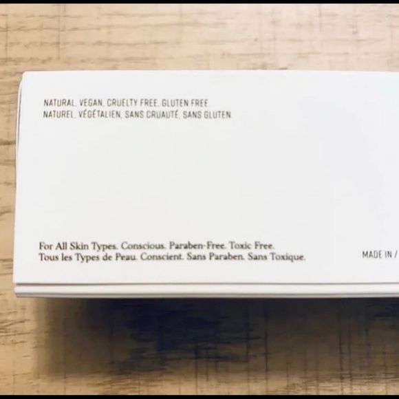 EvioSkin
Revitalizing Serum - Picture 4 of 7